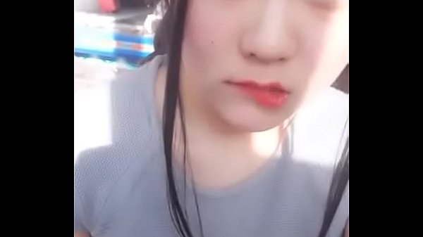 Gái xinh dễ thương khoe lồn địt nhau cực khoái